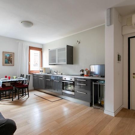 Venice Lance With Lift, 2 Minutes Walk From The Train Station Ngoại thất bức ảnh