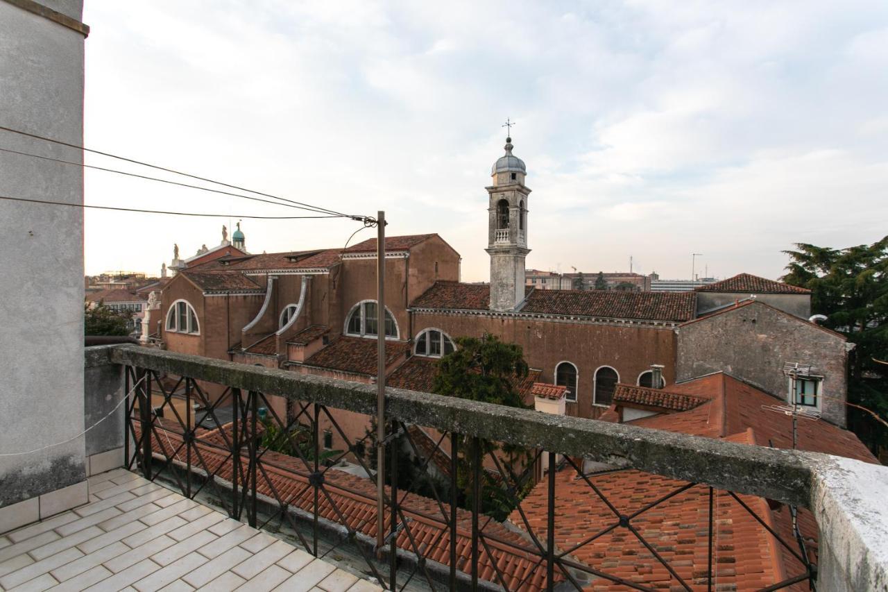 Venice Lance With Lift, 2 Minutes Walk From The Train Station Ngoại thất bức ảnh